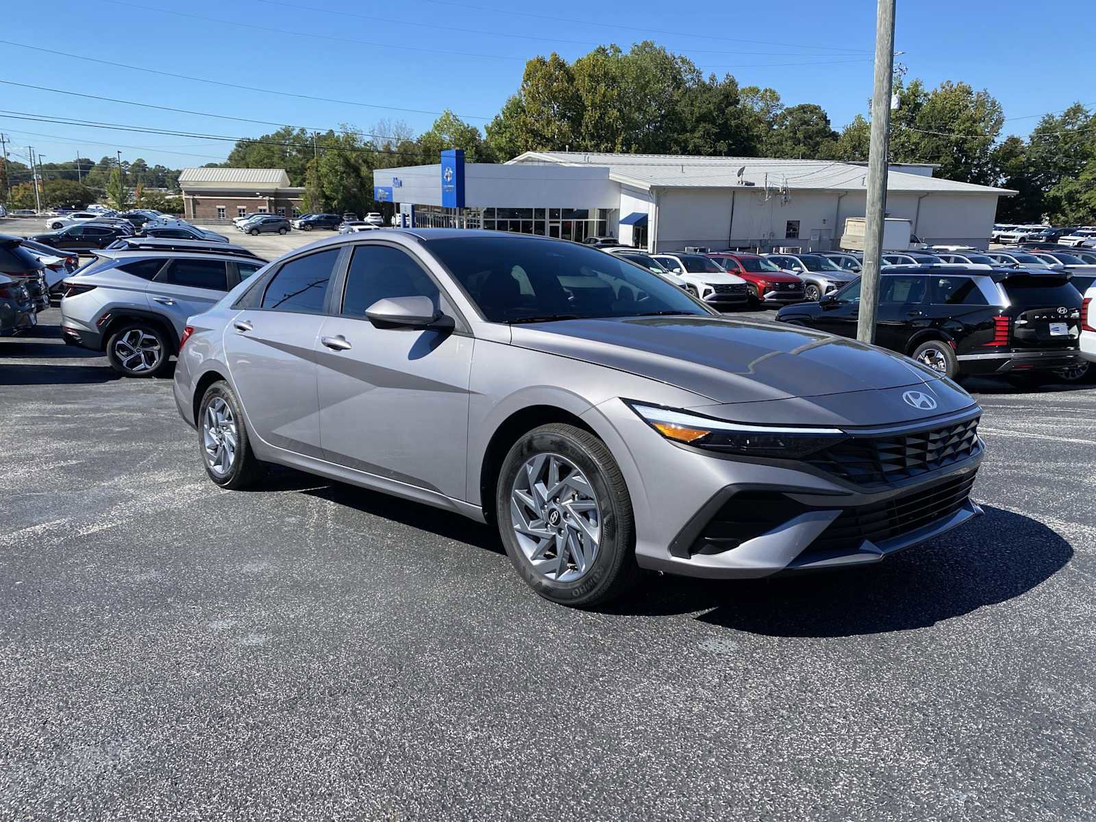 Certified 2025 Hyundai Elantra Blue image 2