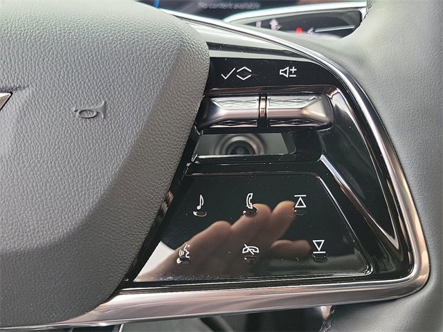 Used 2025 Cadillac Lyriq Luxury image 10