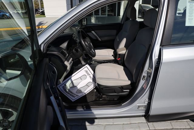 Used 2017 Subaru Forester 2.5i w/ Alloy Wheel Package image 12