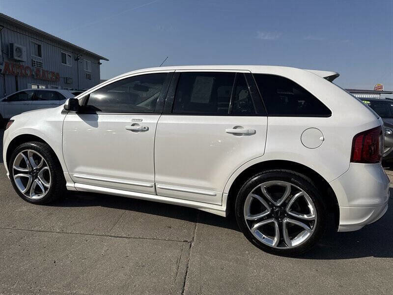 Used 2011 Ford Edge Sport w/ Canadian Touring Pkg AWD/4WD image 4