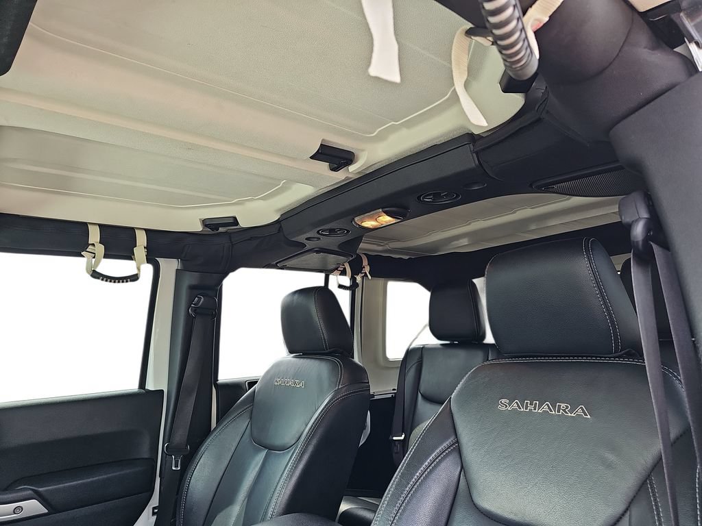 Used 2018 Jeep Wrangler Unlimited Sahara w/ Connectivity Group AWD/4WD image 28