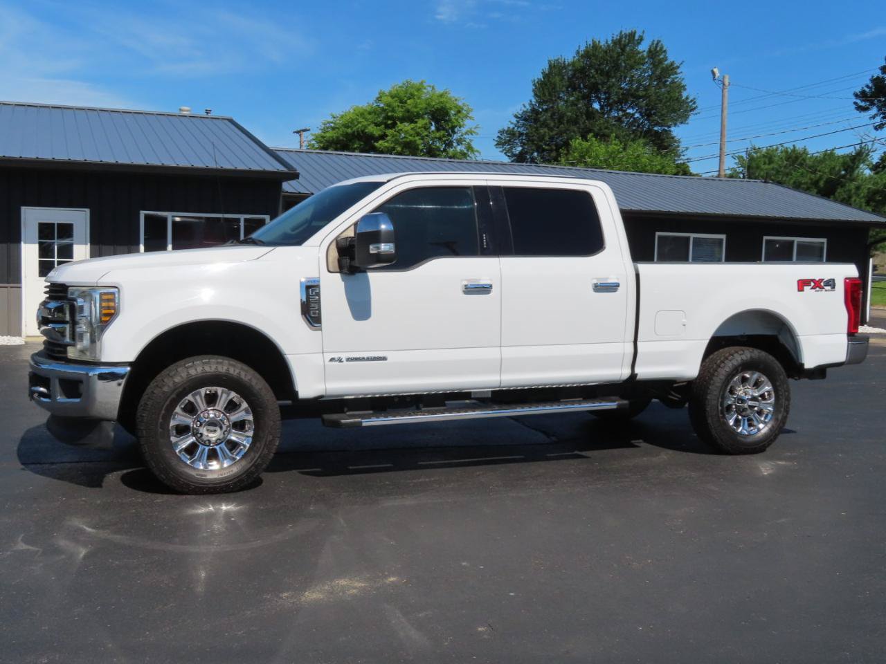 Used 2018 Ford F250 XLT w/ XLT Premium Package AWD/4WD image 2