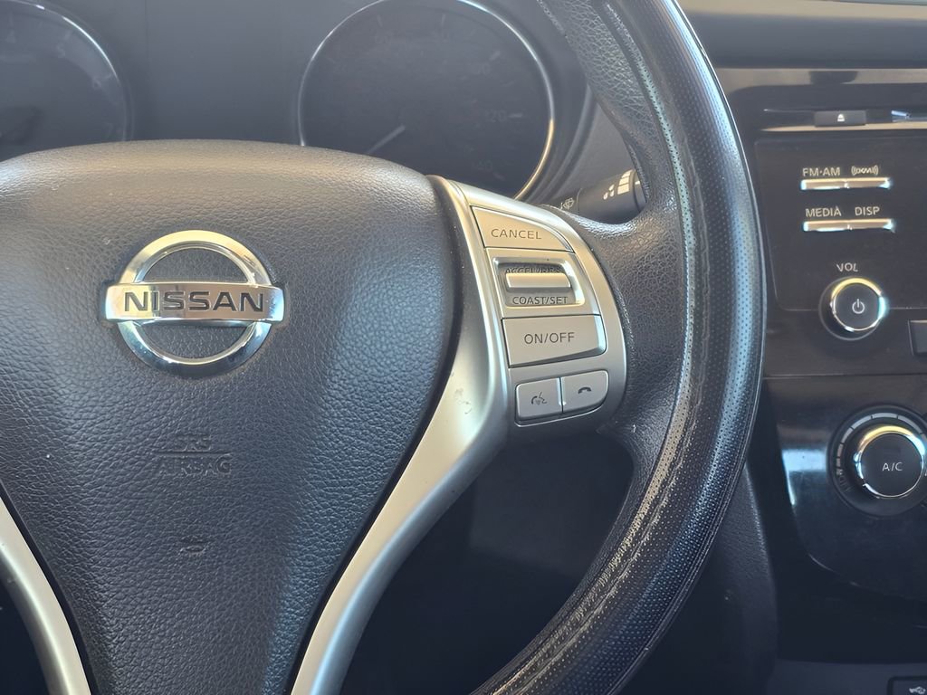 Used 2016 Nissan Rogue S image 39