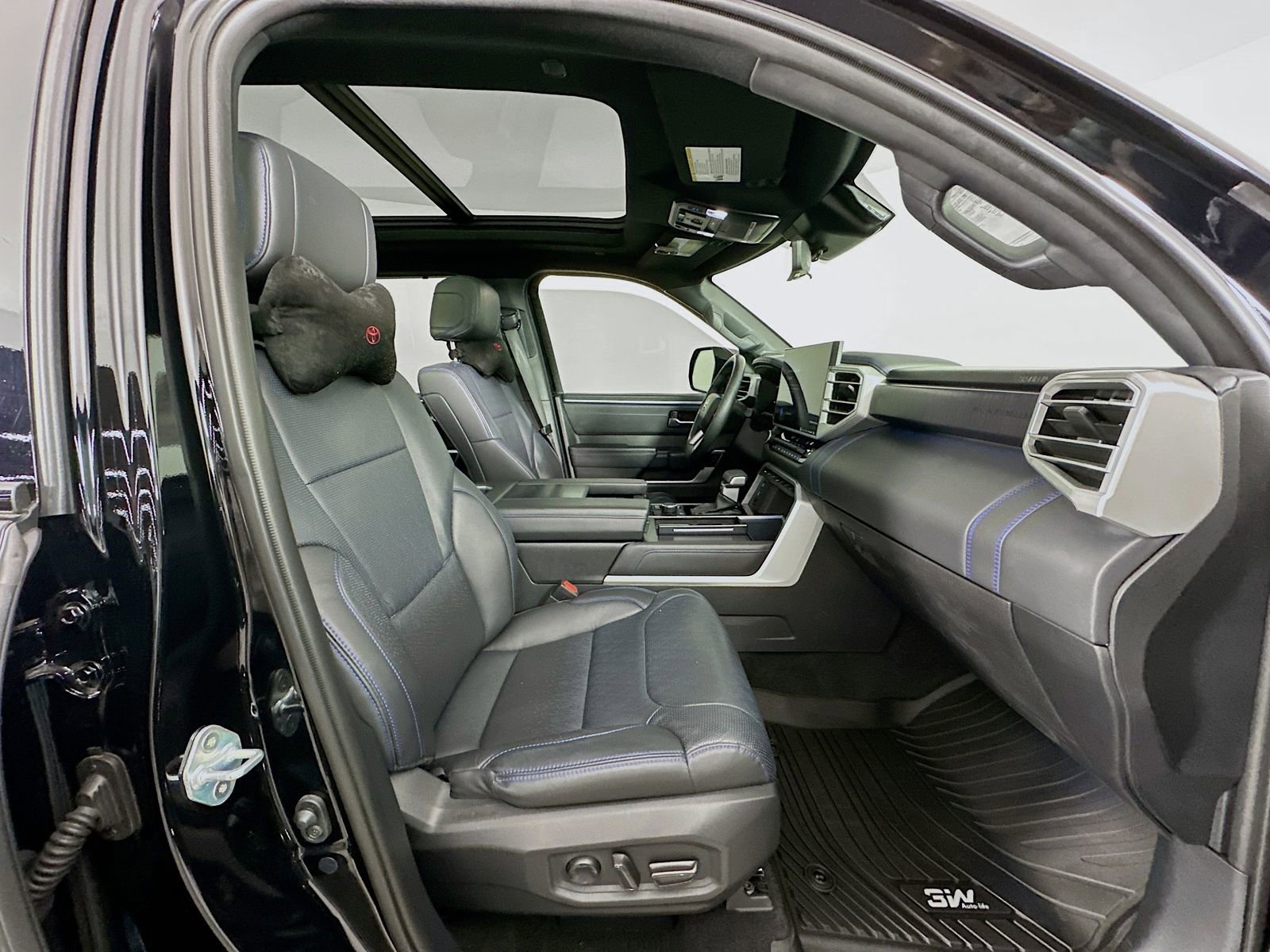 Used 2024 Toyota Tundra Platinum image 28