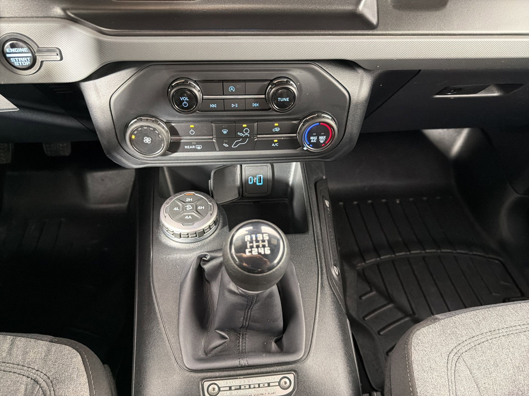 Used 2023 Ford Bronco 2-Door w/ Sasquatch Package AWD/4WD image 17