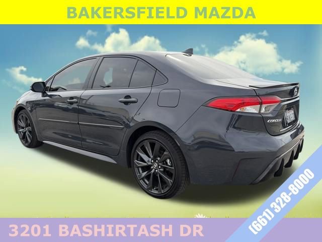 Used 2025 Toyota Corolla SE w/ SE Premium Package image 3