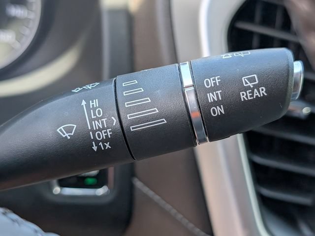 Used 2022 GMC Acadia SLT w/ Preferred Package FWD image 27