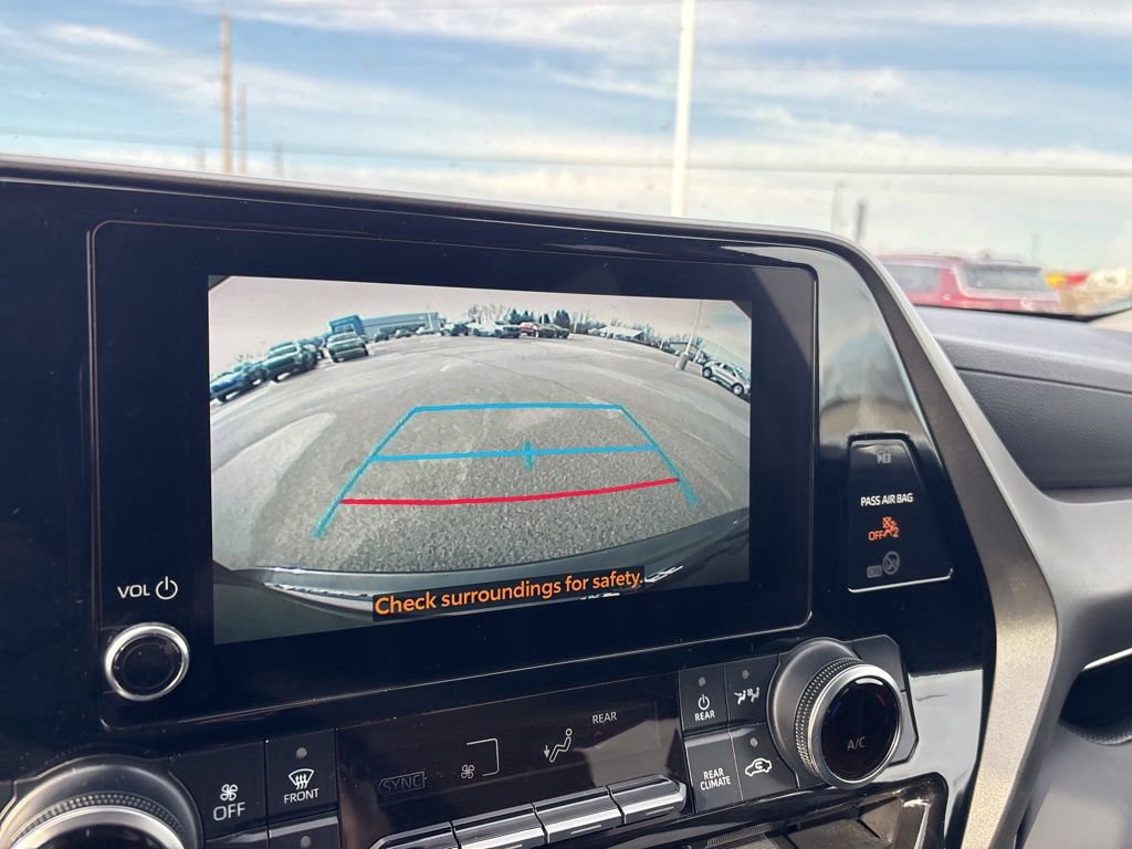 Used 2024 Toyota Highlander LE image 47
