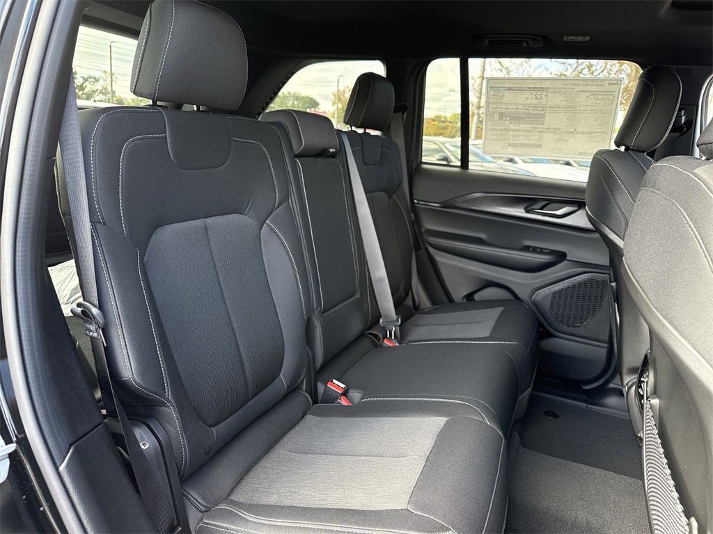 New 2025 Jeep Grand Cherokee Laredo X w/ Luxury Tech Group I image 26