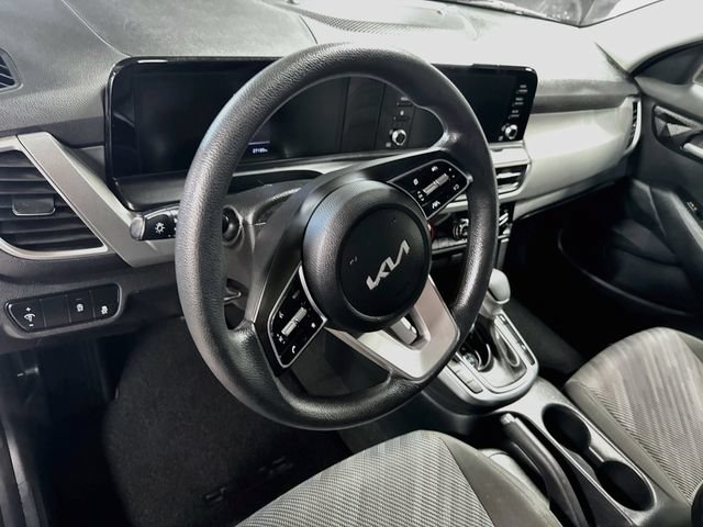 Used 2024 Kia Seltos LX AWD/4WD image 16