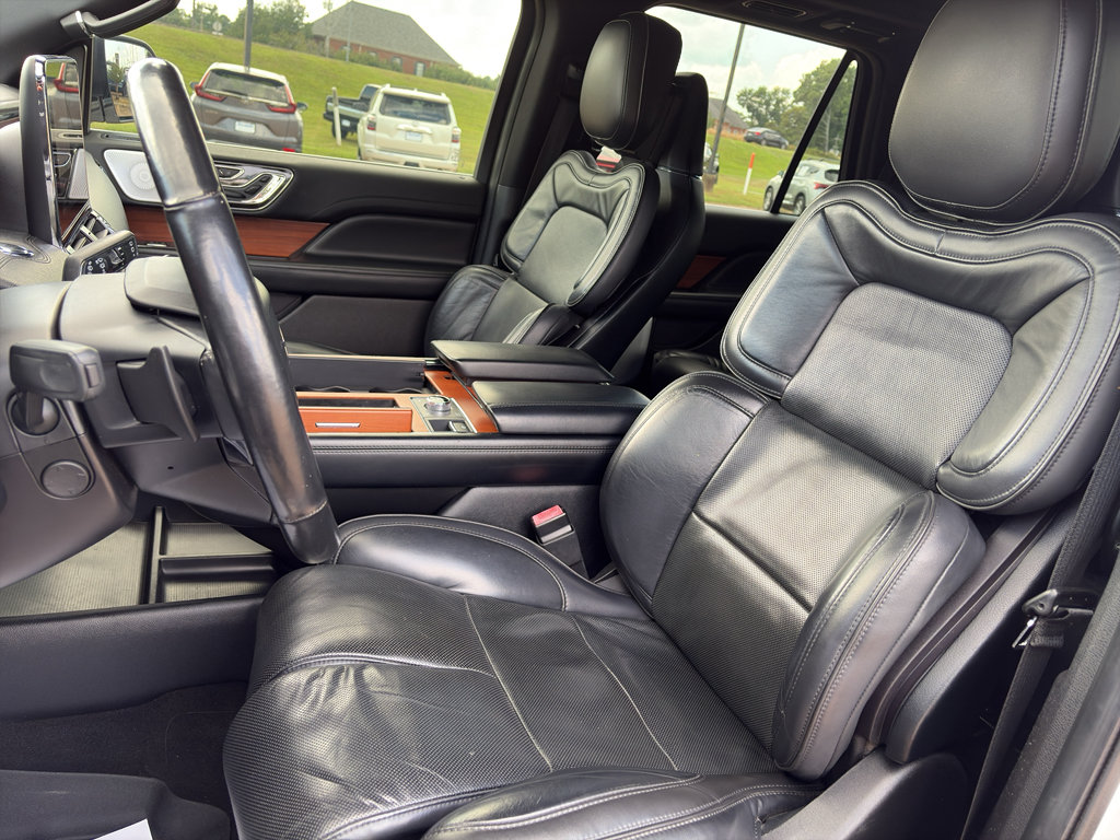 Used 2019 Lincoln Navigator Reserve w/ Cargo Package AWD/4WD image 13