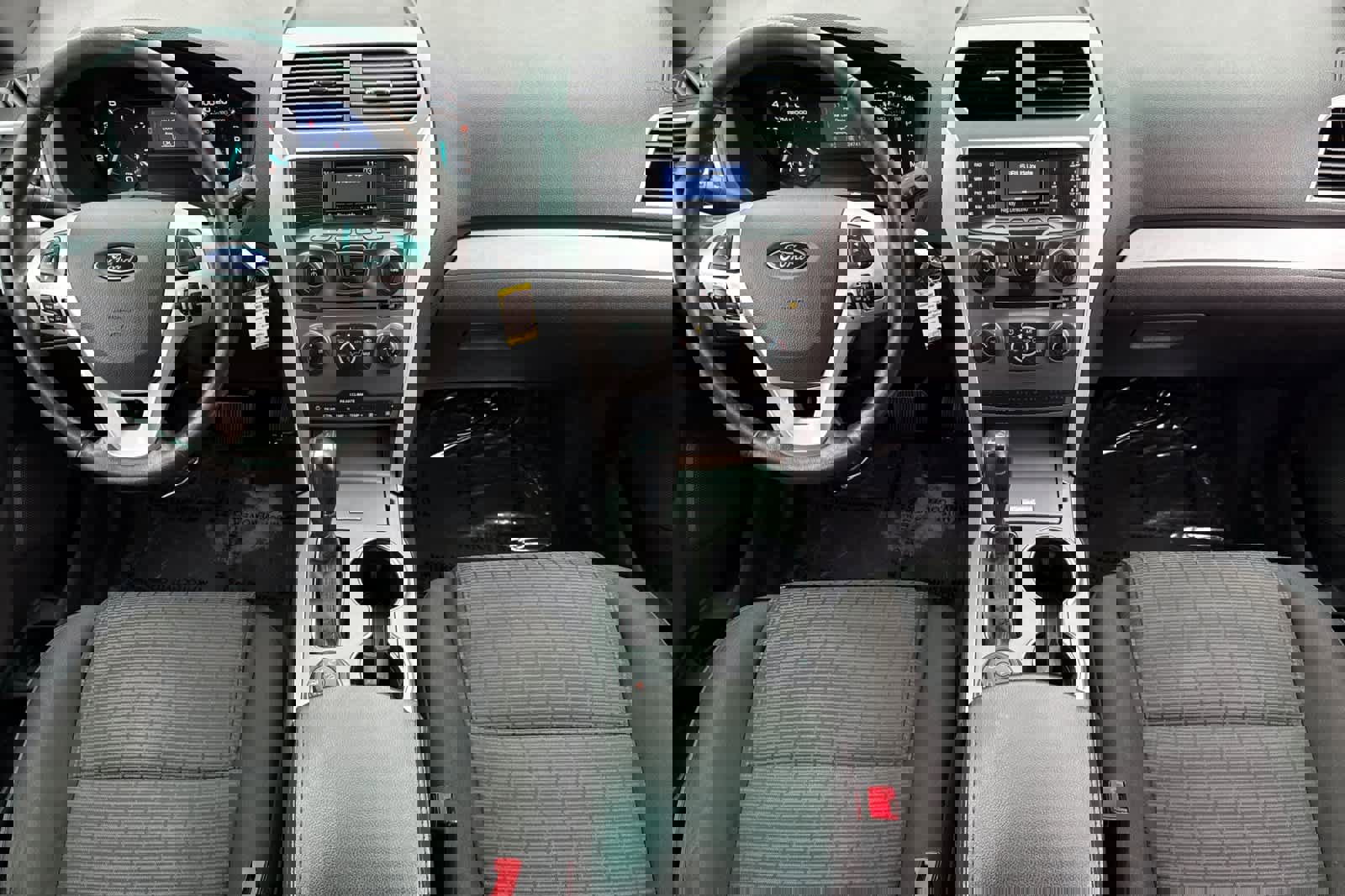 Used 2015 Ford Explorer XLT image 3