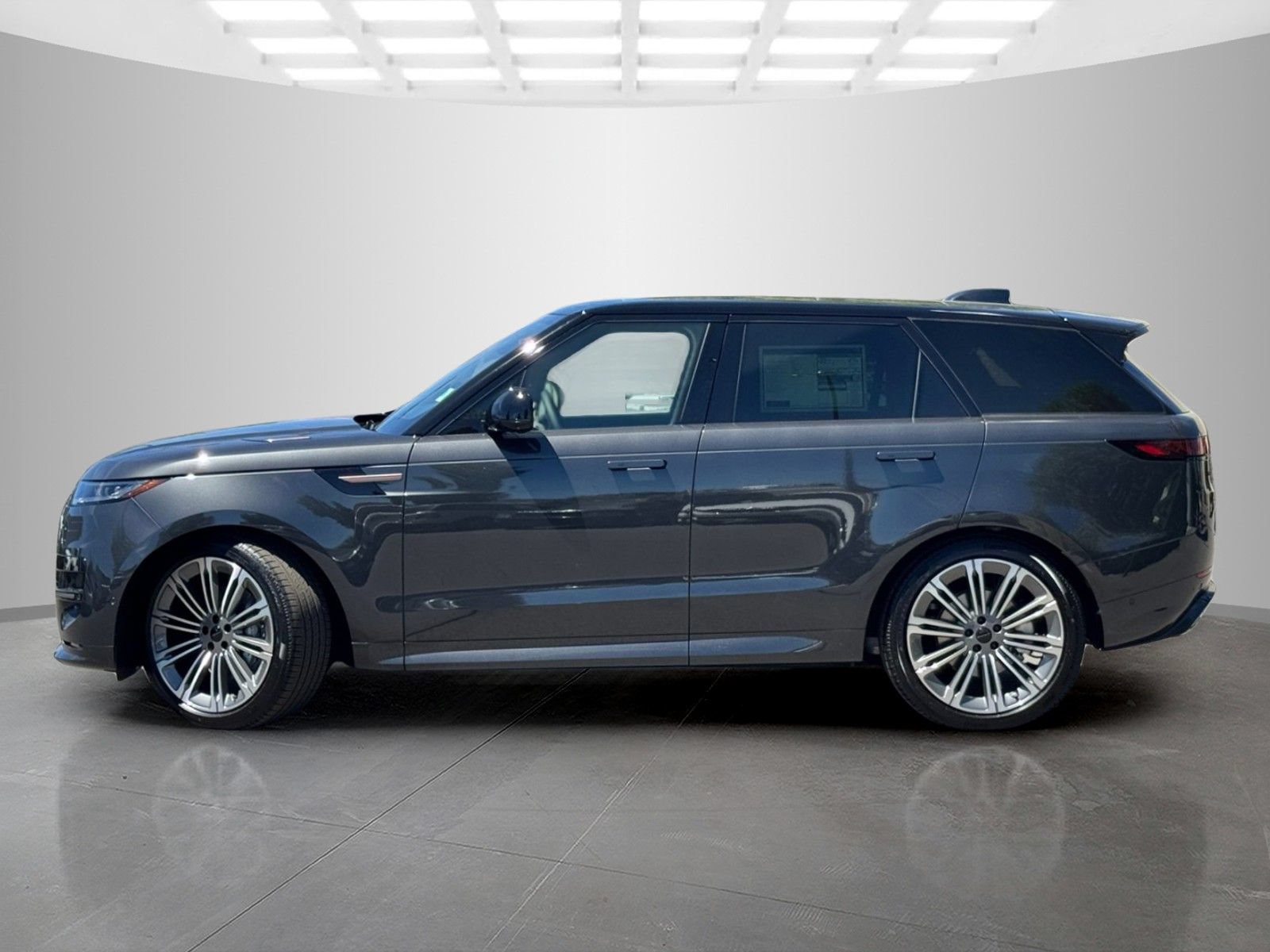 New 2026 Land Rover Range Rover Sport Dynamic SE AWD/4WD image 8