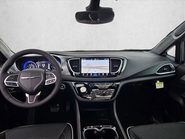 New 2026 Chrysler Pacifica Limited image 15