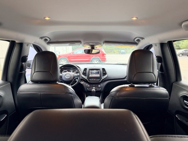 Used 2020 Jeep Cherokee Latitude Plus AWD/4WD image 19