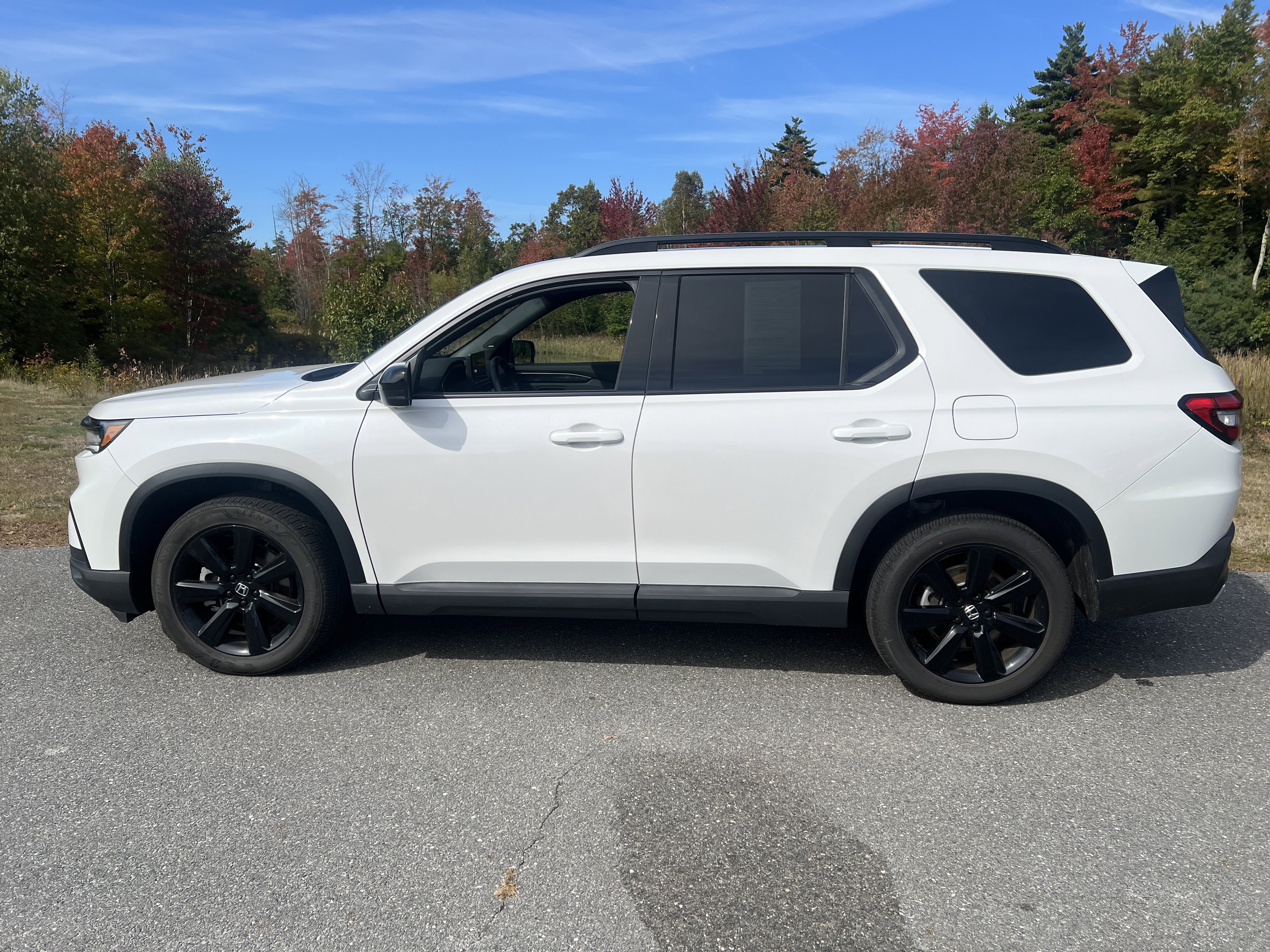 Used 2025 Honda Pilot Black Edition image 8