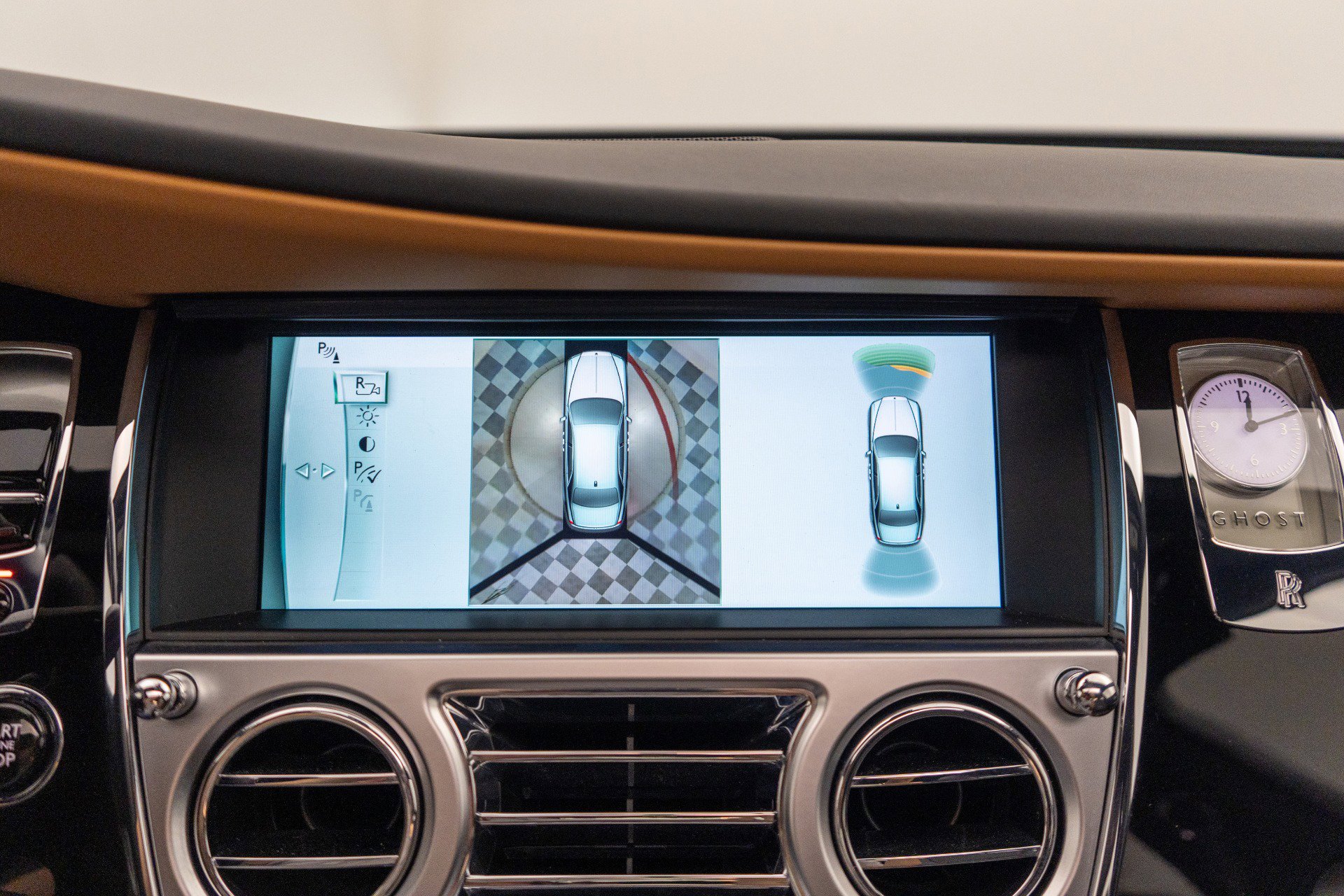 Used 2017 Rolls-Royce Ghost Extended Wheelbase image 46