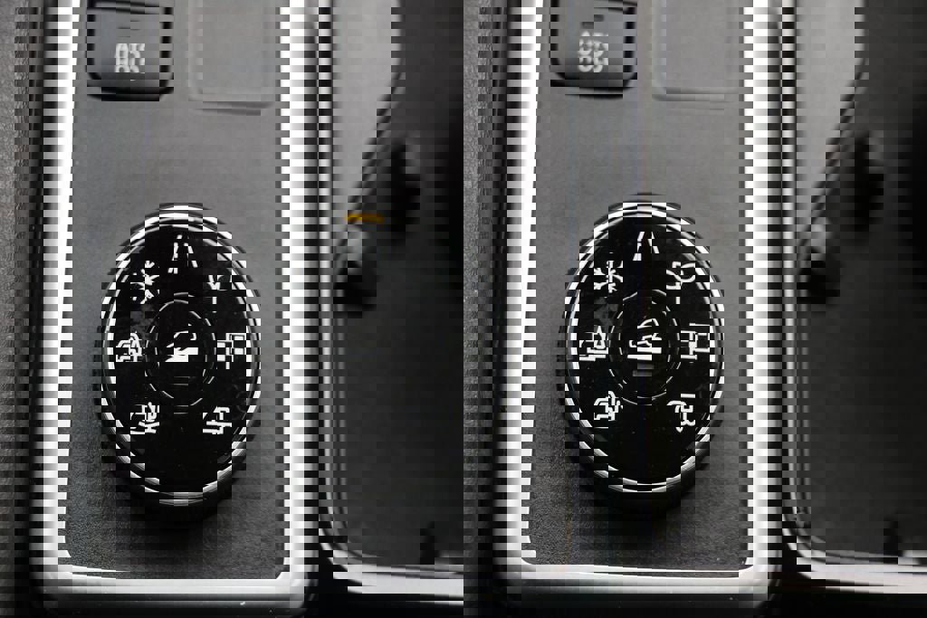 Used 2023 Nissan Pathfinder SL image 25