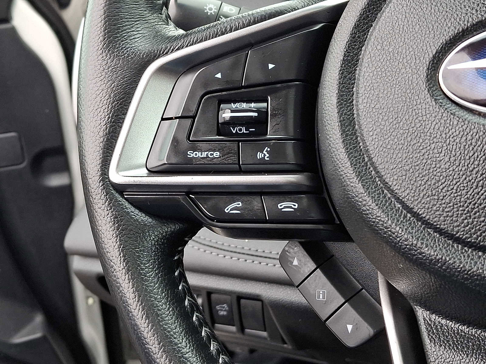 Used 2020 Subaru Outback Limited image 24