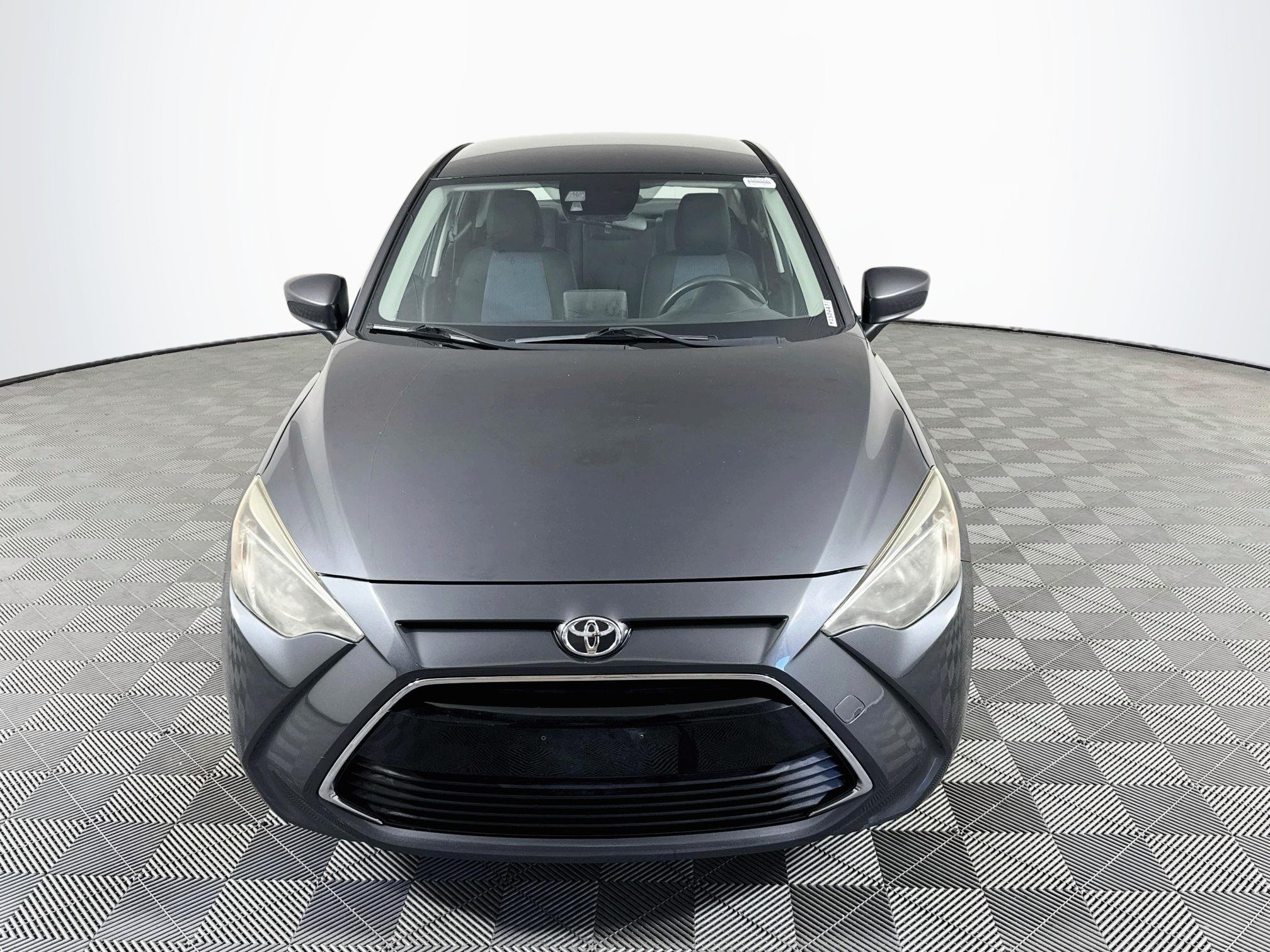 Used 2017 Toyota Yaris iA FWD image 2