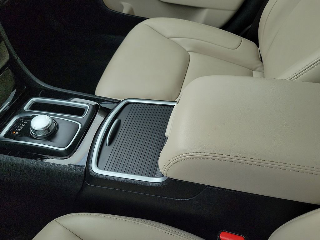 Used 2023 Chrysler 300 Touring L w/ Safetytec Plus Group RWD image 25