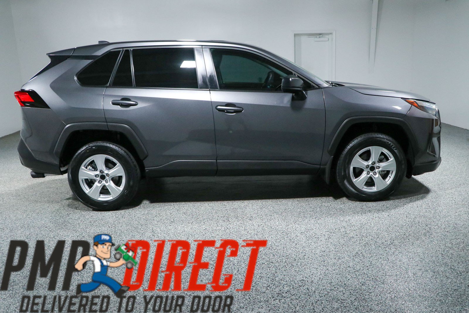 Used 2024 Toyota RAV4 LE FWD image 6