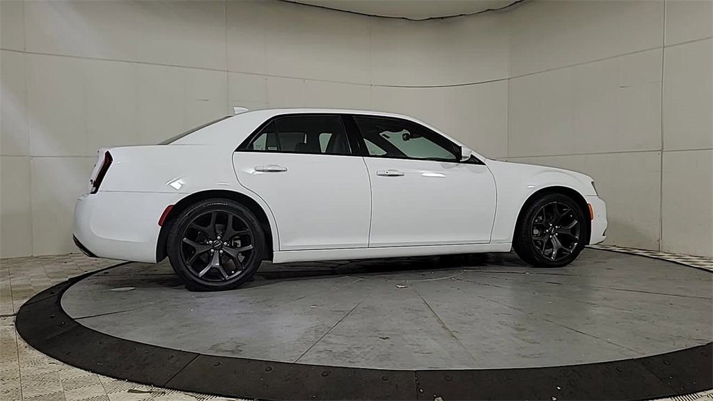 Used 2023 Chrysler 300 S image 8
