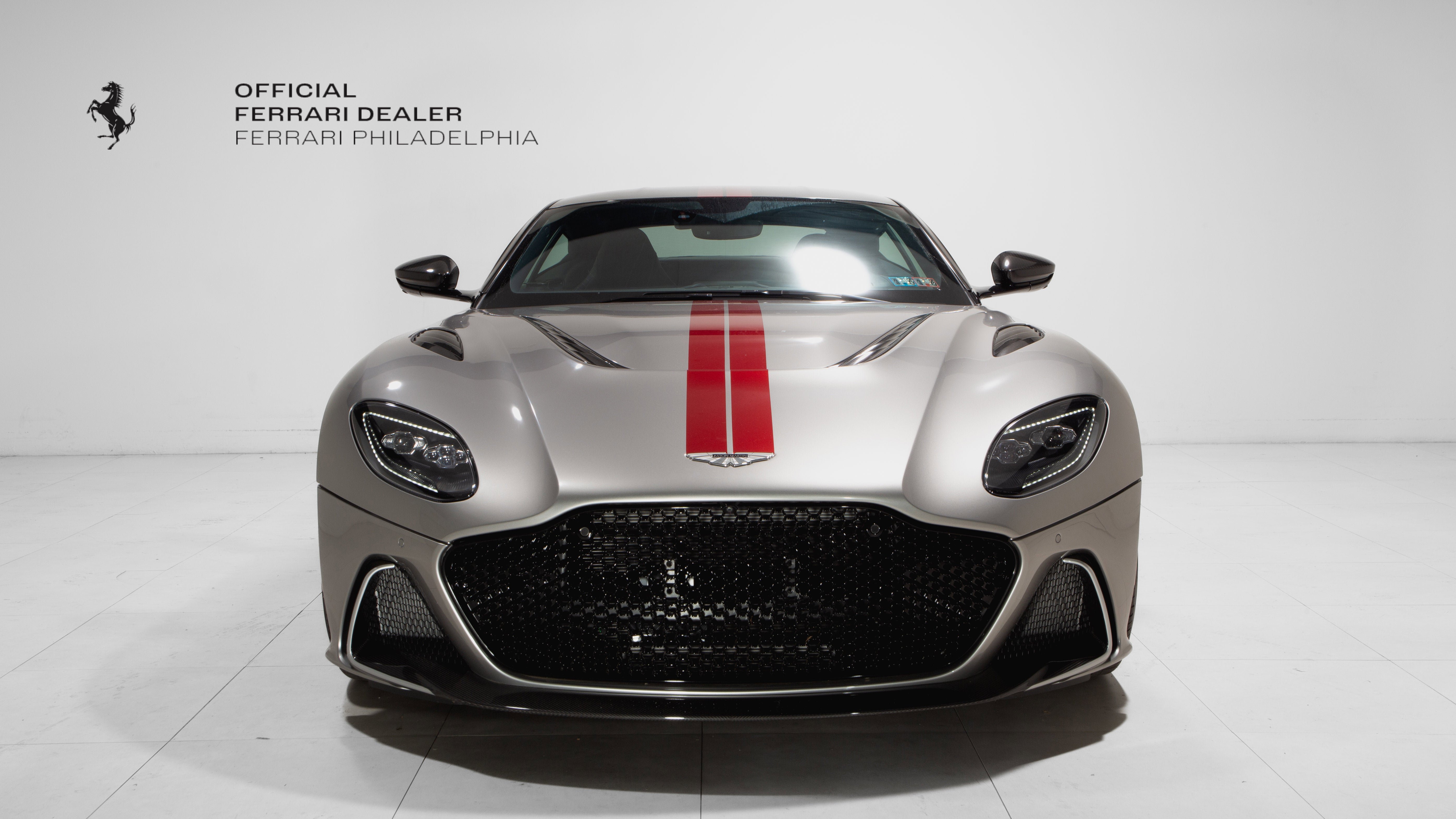 Used 2023 Aston Martin DBS Coupe image 2