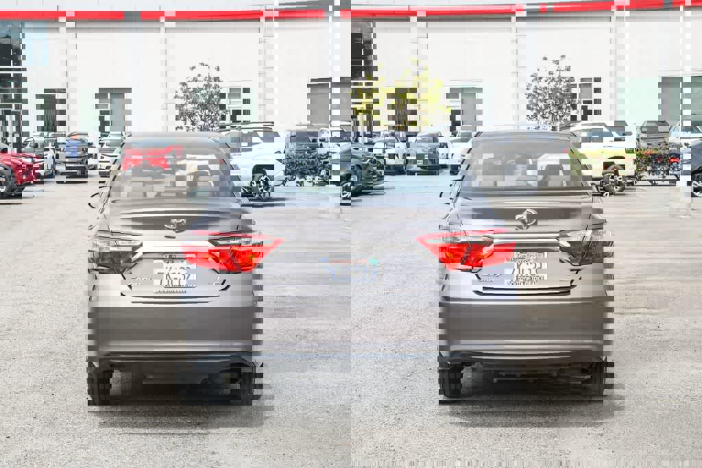 Used 2015 Toyota Camry LE FWD image 8