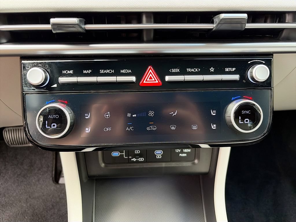 Used 2025 Hyundai Tucson Limited AWD/4WD image 16