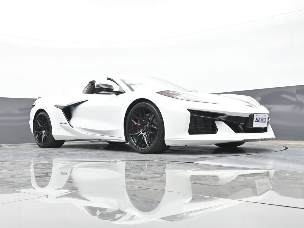 Used 2024 Chevrolet Corvette Z06 RWD image 34