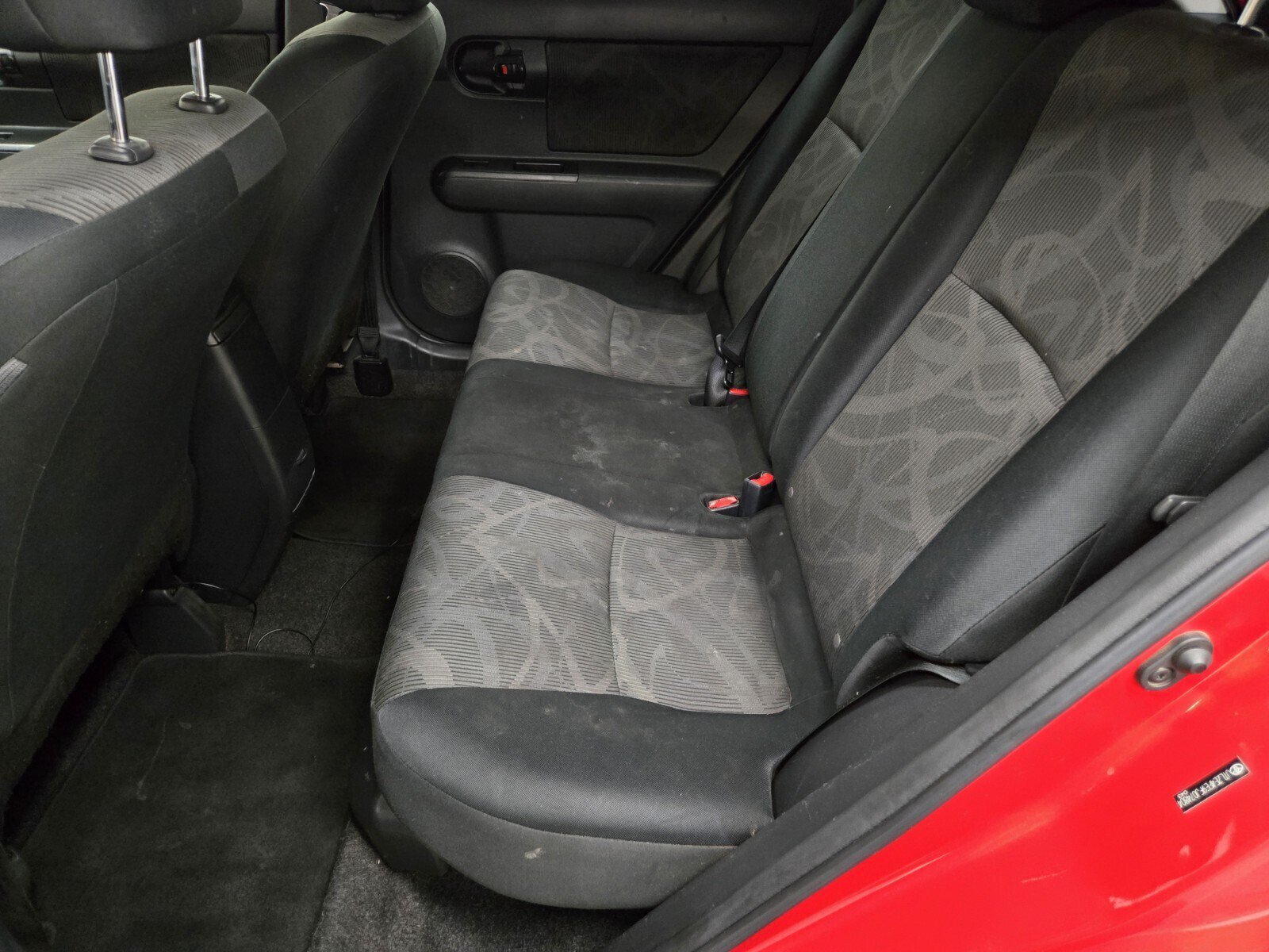 Used 2015 Scion xB FWD image 8