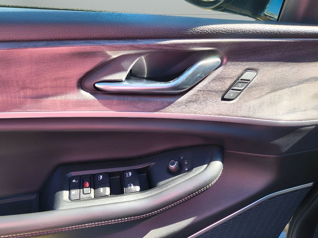 Used 2022 Jeep Grand Cherokee Limited image 12