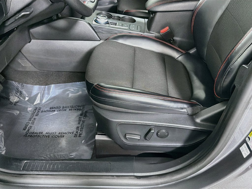 Used 2025 Ford Escape ST-Line FWD image 18