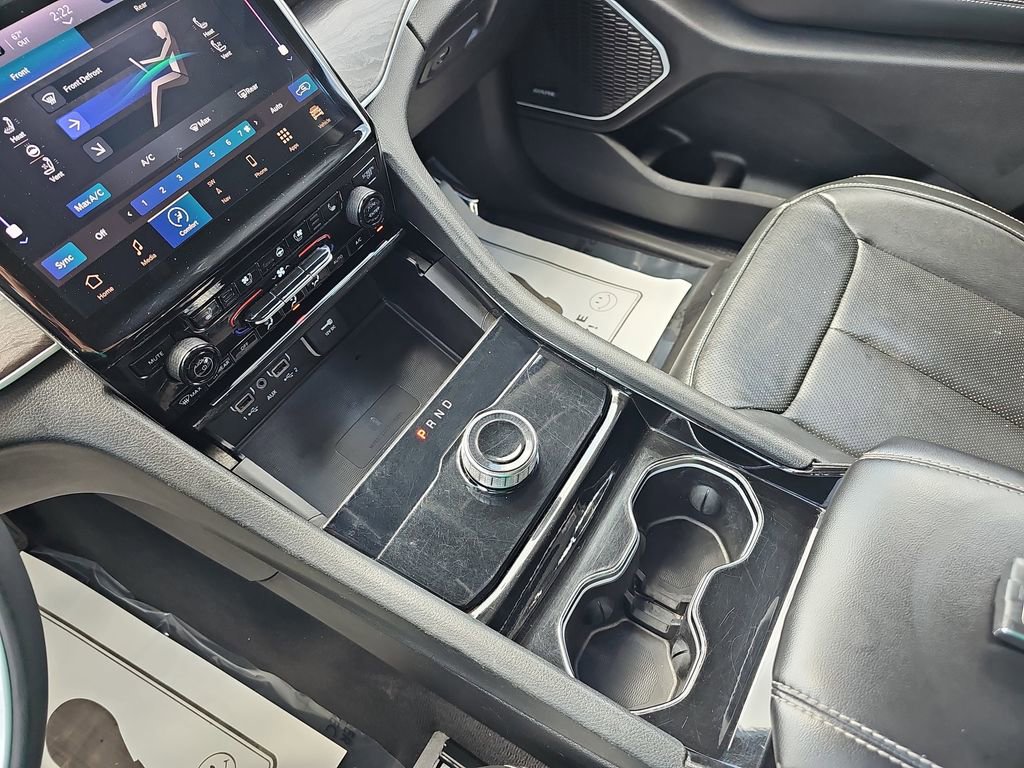 Used 2023 Jeep Grand Cherokee L Limited w/ Luxury Tech Group II image 30