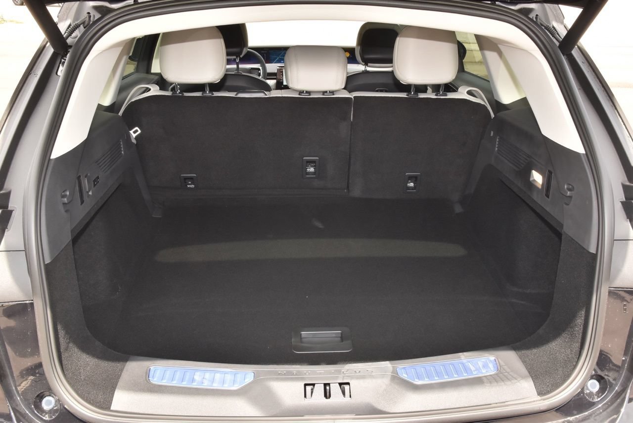 New 2026 Lincoln Nautilus Premier AWD/4WD image 36