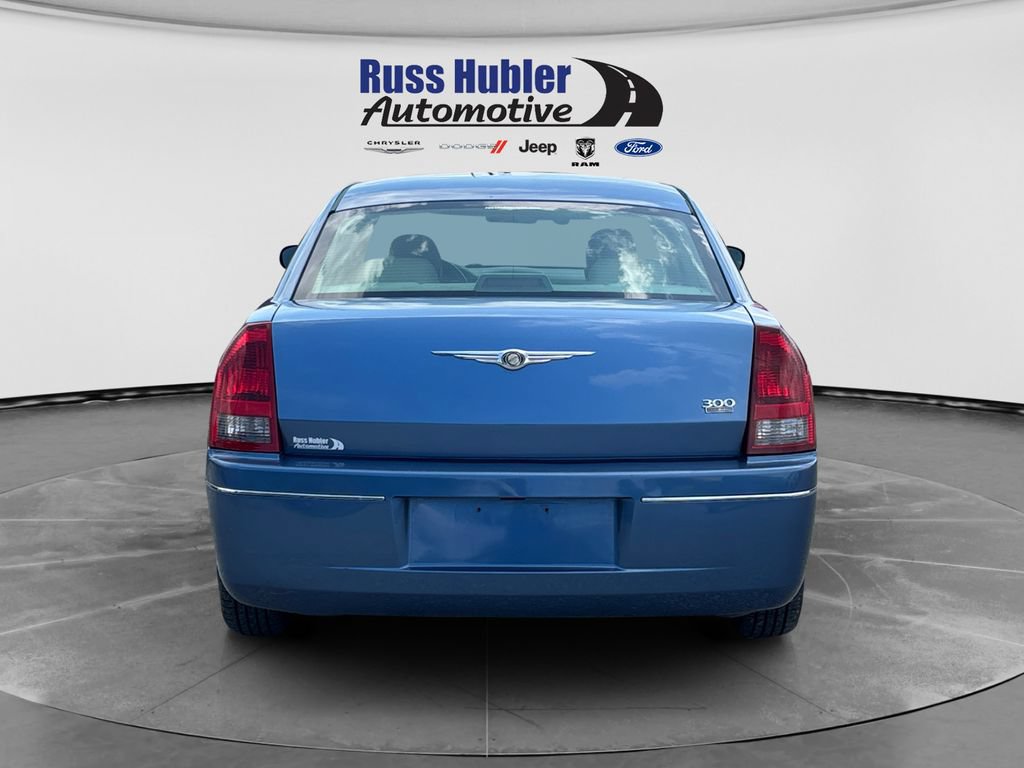 Used 2007 Chrysler 300 Touring RWD image 4
