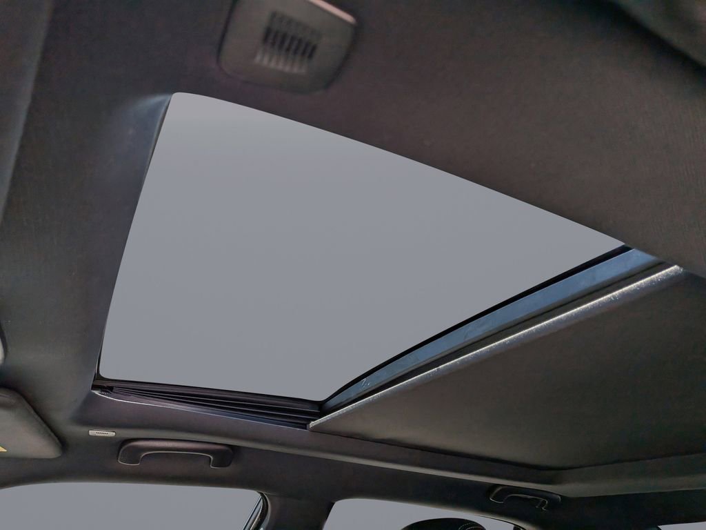 Used 2021 Chrysler 300 S w/ S Model Appearance Package image 17