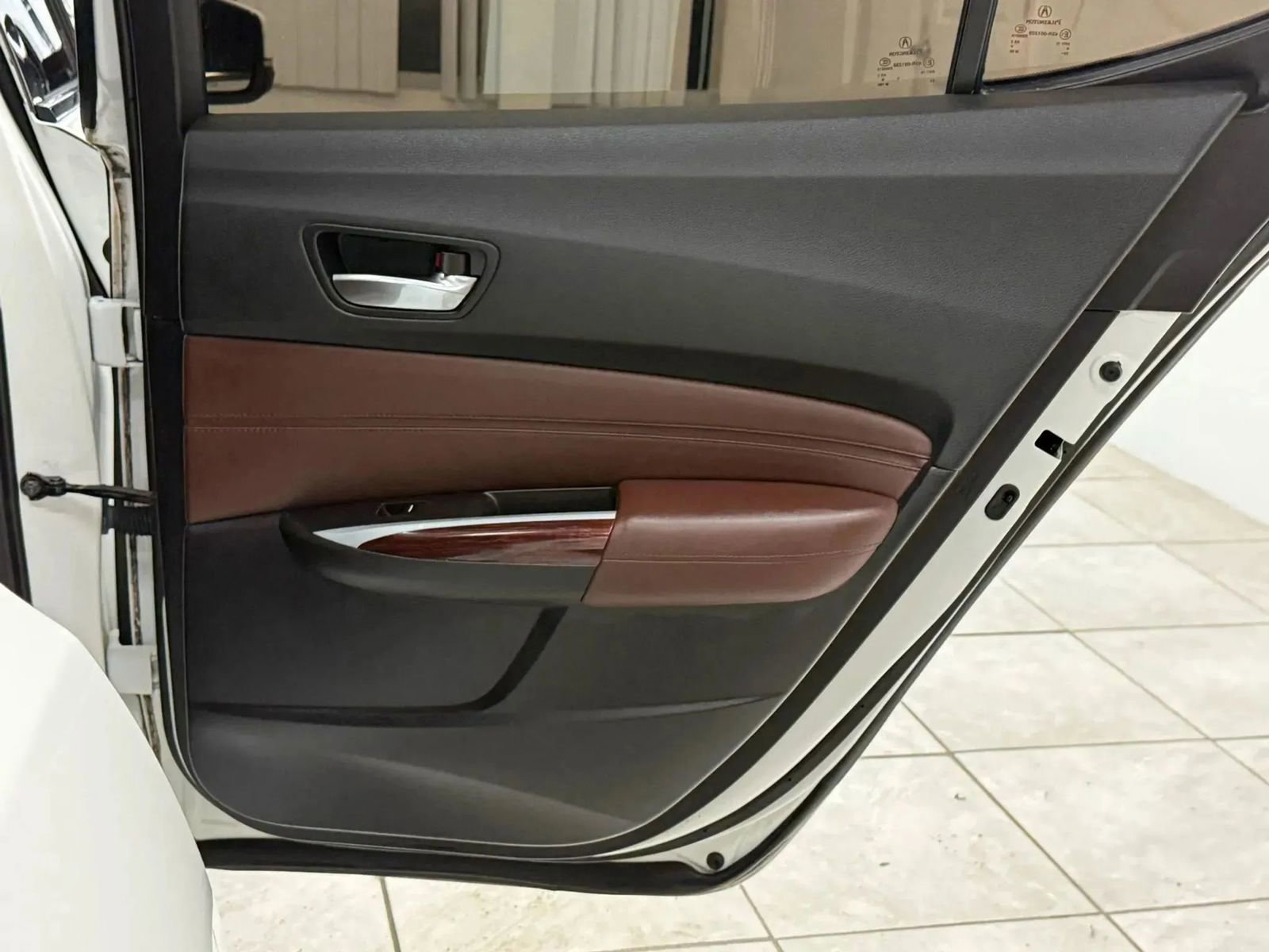 Used 2015 Acura TLX image 19