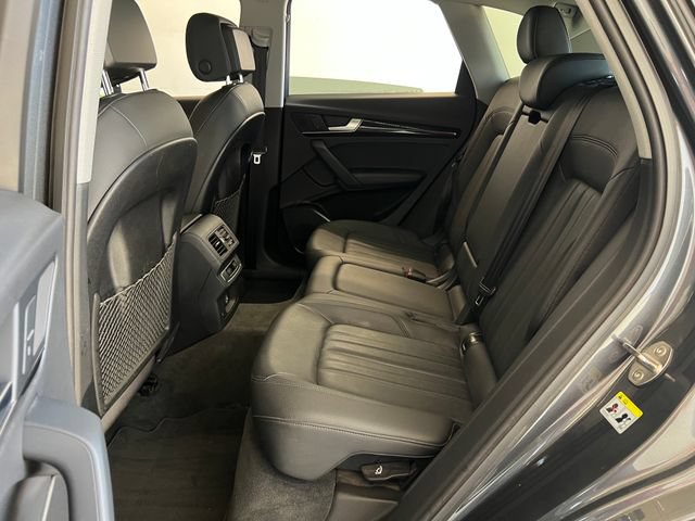 Used 2020 Audi Q5 e Premium w/ Convenience Package AWD/4WD image 32