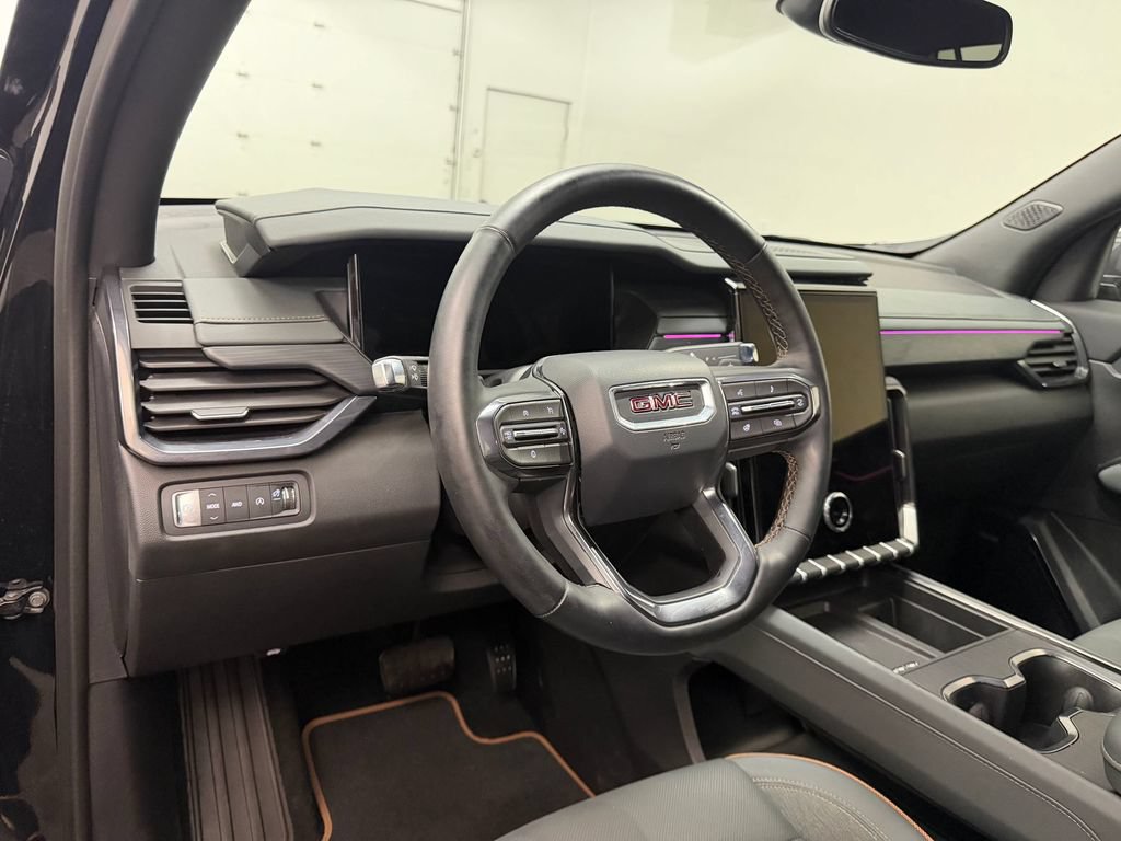 Used 2025 GMC Acadia AT4 AWD/4WD image 4