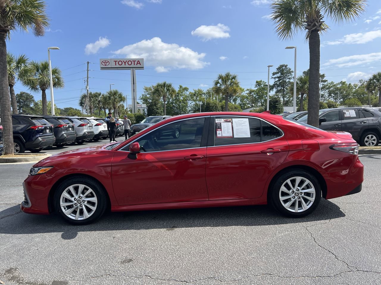 Used 2023 Toyota Camry LE FWD image 7