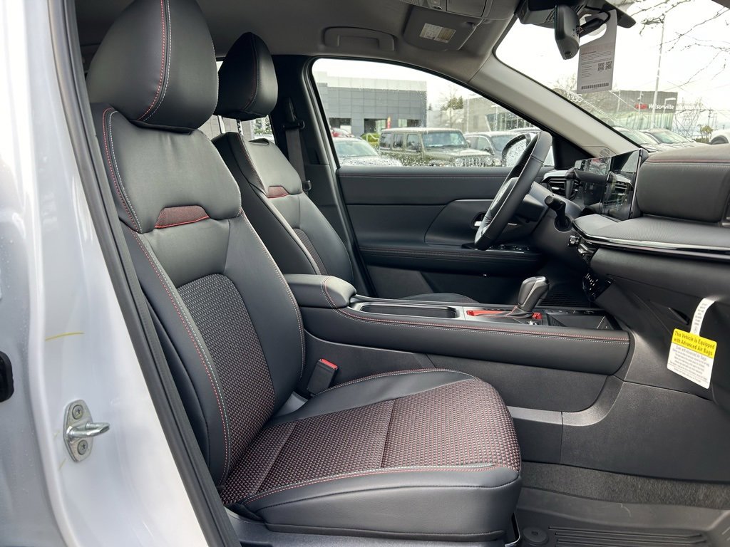 New 2025 Nissan Kicks SR w/ Illumination Package image 26