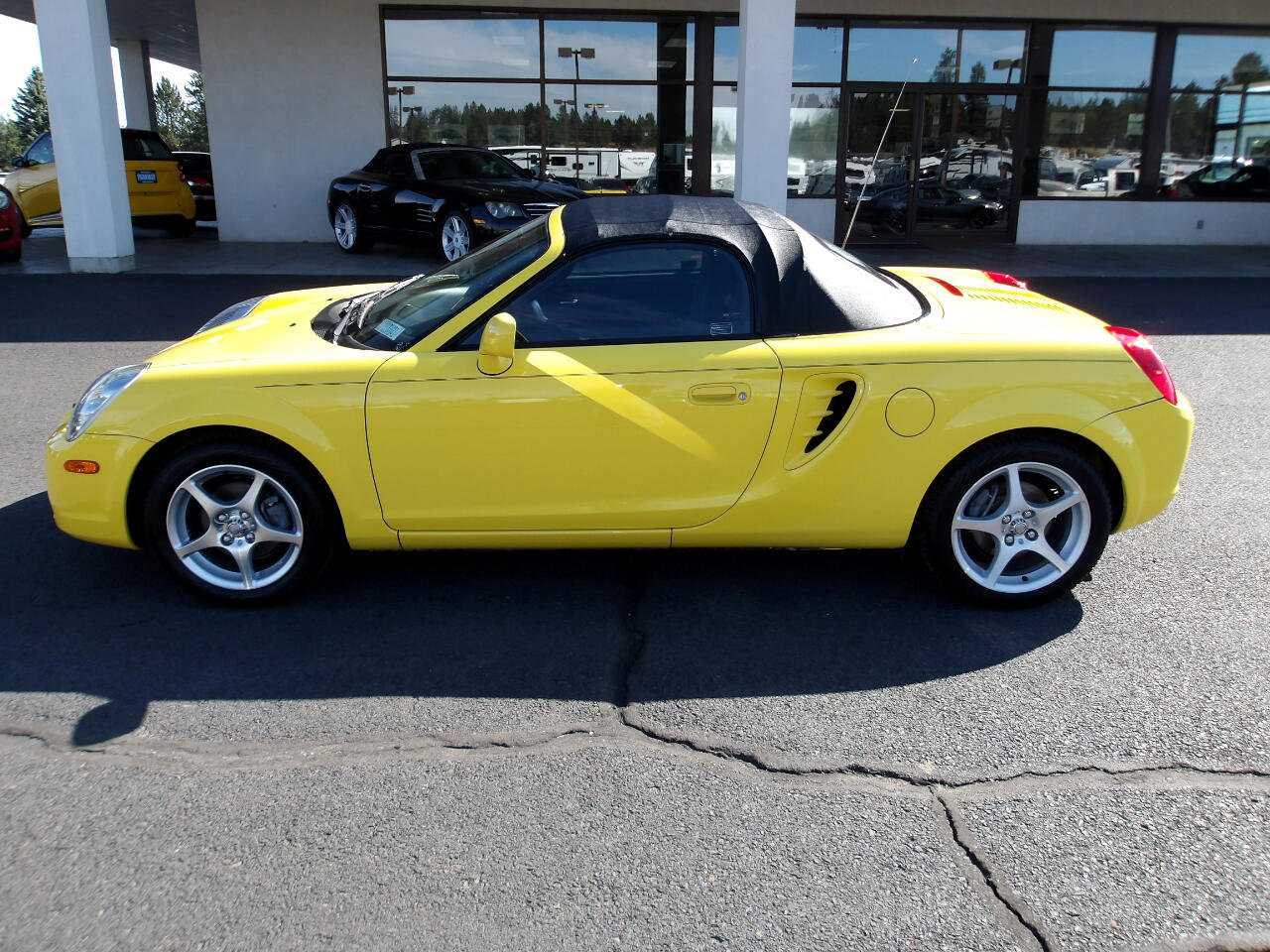 Used 2003 Toyota MR2 image 2