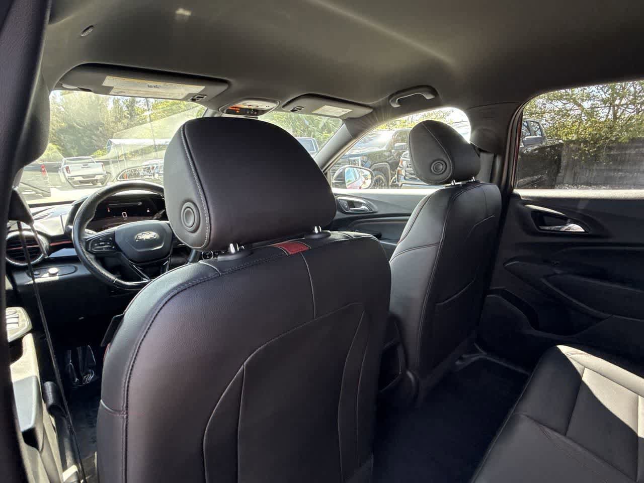 Used 2025 Chevrolet Trax RS w/ Driver Confidence Package FWD image 23