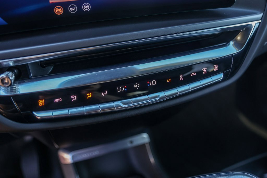 Used 2024 Cadillac Lyriq Tech w/ Driver Assist Package image 17