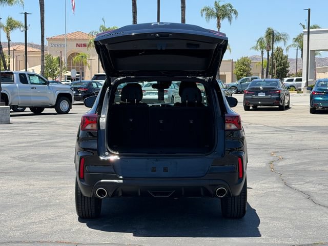 Used 2023 Chevrolet TrailBlazer RS w/ Sun and Liftgate Package FWD image 6