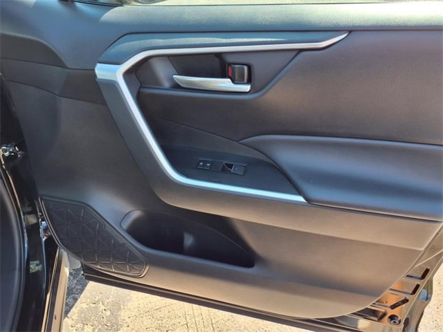 Used 2024 Toyota RAV4 XLE image 90