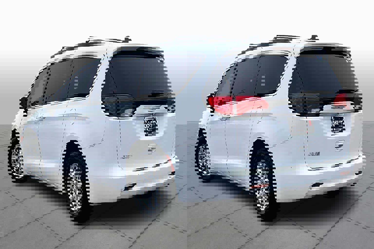 Used 2021 Chrysler Voyager Lxi image 11