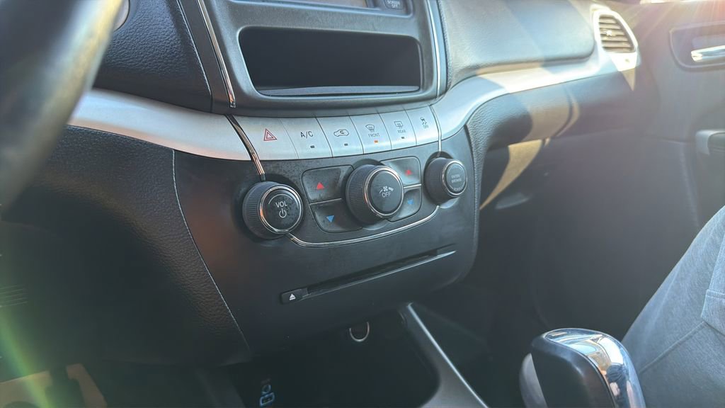 Used 2020 Dodge Journey SE w/ SE Popular Equipment Group image 31